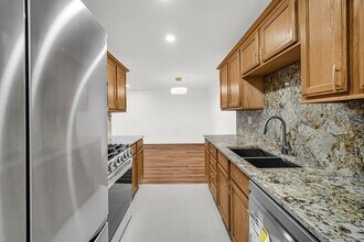 8936 N Parkside Ave in Des Plaines, IL - Building Photo - Building Photo