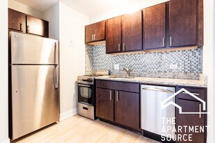 445 W Wellington Ave in Chicago, IL - Building Photo