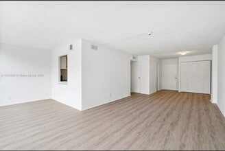 2001 Atlantic Shores Blvd in Hallandale Beach, FL - Building Photo - Building Photo