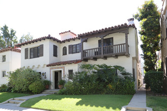 9948 Robbins Dr in Beverly Hills, CA - Building Photo - Primary Photo