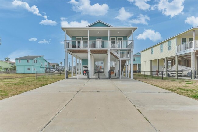 property at 4022 Fort Bend Dr