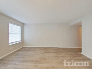 6214 Meandering Trail in Converse, TX - Building Photo - Building Photo