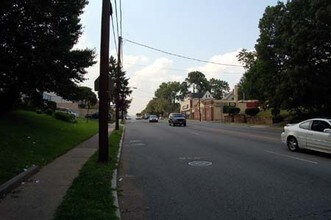 Jeanette Apartments in Bloomfield, NJ - Foto de edificio - Building Photo