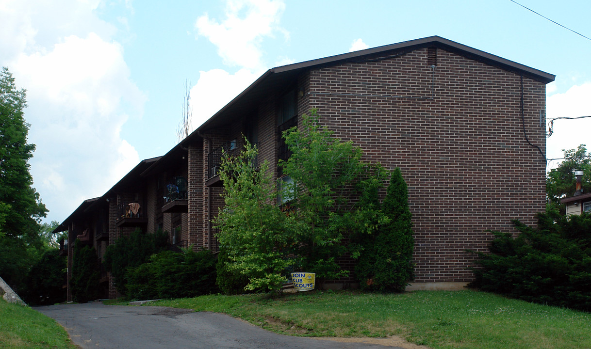 Tipp Hill Apartment in Syracuse, NY - Foto de edificio