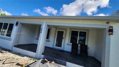 295 NE 150th St in Miami, FL - Building Photo - Building Photo