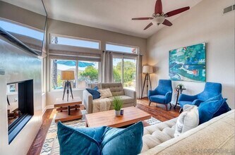 15852 Caminito Cercado in San Diego, CA - Building Photo - Building Photo