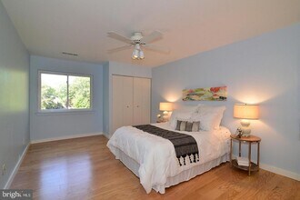 11803 Breton Ct, Unit 32C in Reston, VA - Building Photo - Building Photo