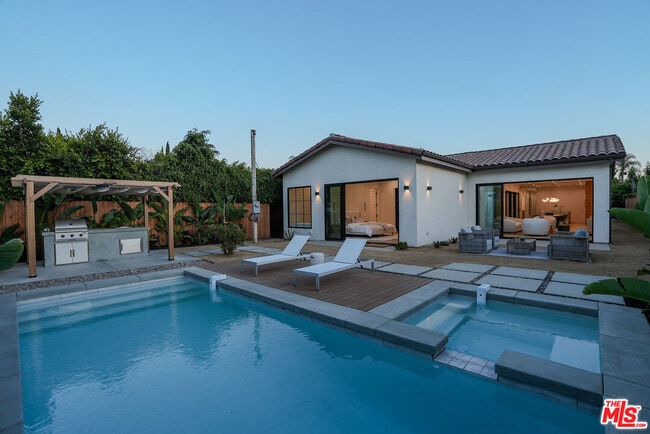 property at 4936 Coolidge Ave