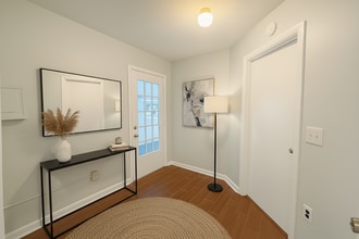 1102 Laurel St in Rome, NY - Building Photo - Building Photo