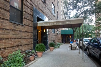 320 W 90th St in New York, NY - Foto de edificio - Building Photo