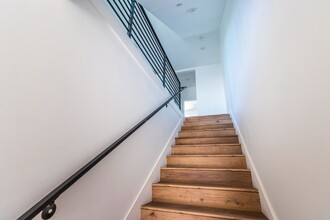 4507 W 18th St in Los Angeles, CA - Foto de edificio - Building Photo