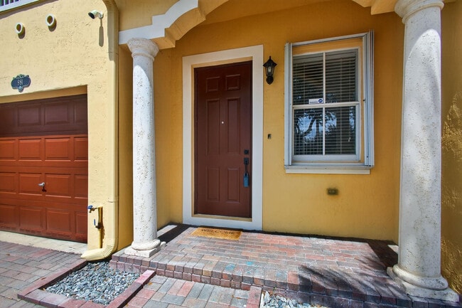 981 SW 149th Ct in Miami, FL - Building Photo - Building Photo