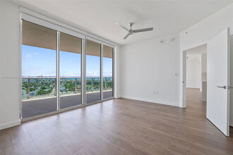 1500 Bay Dr in Miami Beach, FL - Building Photo - Building Photo