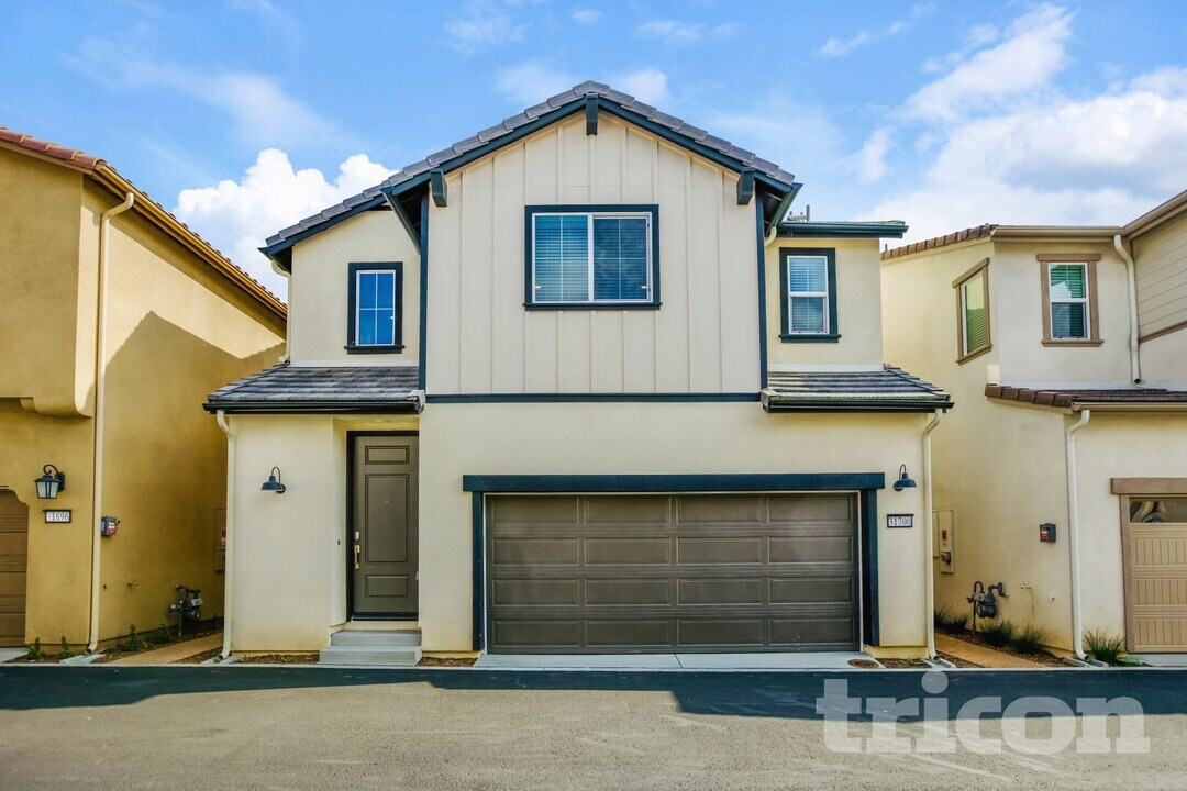 31700 Willowood Way in Menifee, CA - Foto de edificio