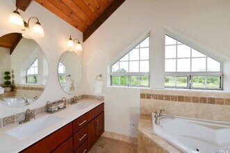 3270 Cuttings Wharf Rd in Napa, CA - Building Photo - Building Photo