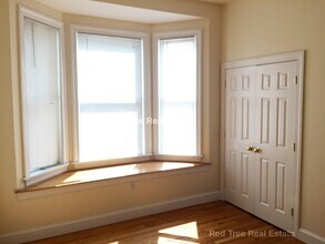 9 Gardner St, Unit 3 in Boston, MA - Foto de edificio - Building Photo