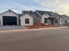 365 Homeside Rd in Washington, UT - Building Photo