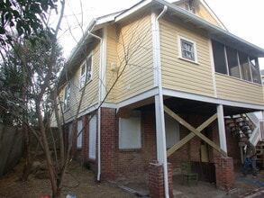 913 Burch Ave in Durham, NC - Foto de edificio - Building Photo