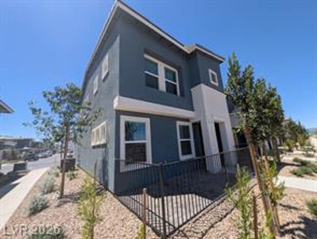 property at 484 Golden Myna Ave
