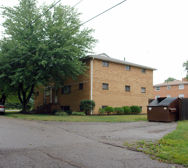 3440 Westview Ave NW in Canton, OH - Building Photo - Building Photo