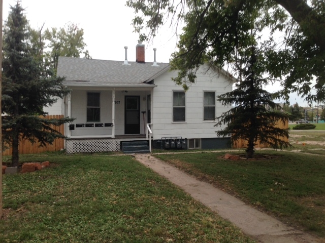 207 E 6th St in Cheyenne, WY - Foto de edificio