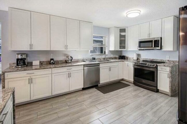 120 E Park Ln in Cocoa Beach, FL - Building Photo - Building Photo