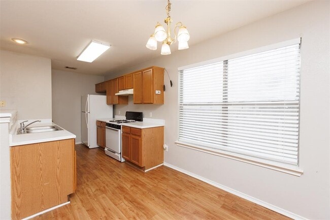 1029 Christopher Ave in Round Rock, TX - Foto de edificio - Building Photo