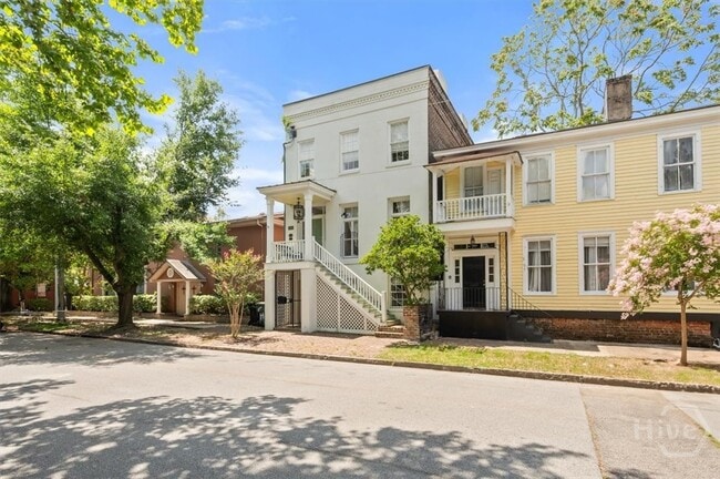 205 W Huntingdon St in Savannah, GA - Building Photo - Building Photo