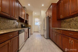 158 Terrace Ave in Jersey City, NJ - Foto de edificio - Building Photo