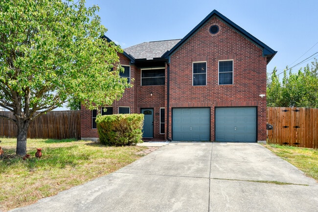 911 River Hill in New Braunfels, TX - Building Photo - Building Photo