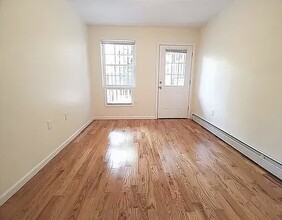 17 Covert St, Unit 3 in Brooklyn, NY - Building Photo - Building Photo