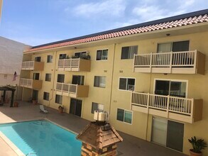 1707 Pacific Coast Hwy, Unit 224 in Hermosa Beach, CA - Building Photo - Building Photo