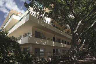 1868 Ala Wai Blvd in Honolulu, HI - Building Photo - Building Photo