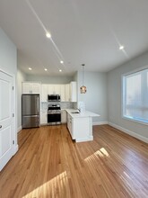 353 Dorchester St, Unit 2 in Boston, MA - Building Photo - Building Photo