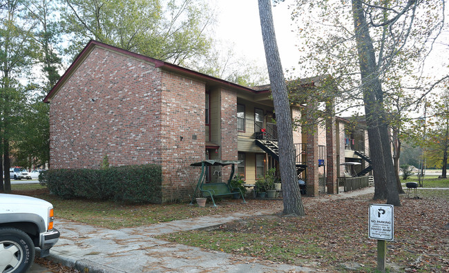 White Oak Apartments in Porter, TX - Building Photo - Building Photo