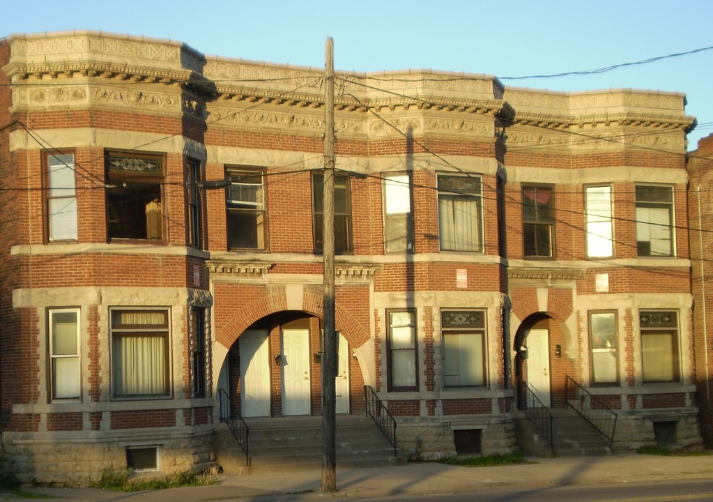 2134 Central Ave in Dubuque, IA - Building Photo