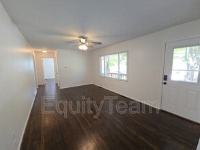 120 Circle Dr in Fairborn, OH - Building Photo - Building Photo