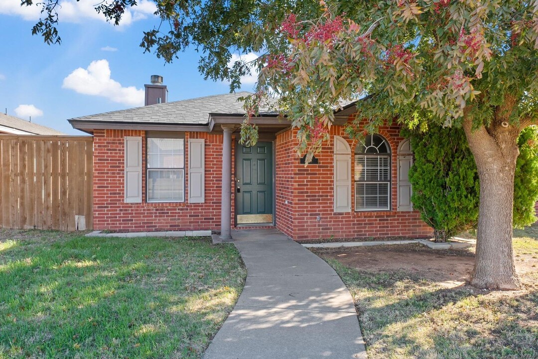 1103 Liberty Ave in Lubbock, TX - Building Photo