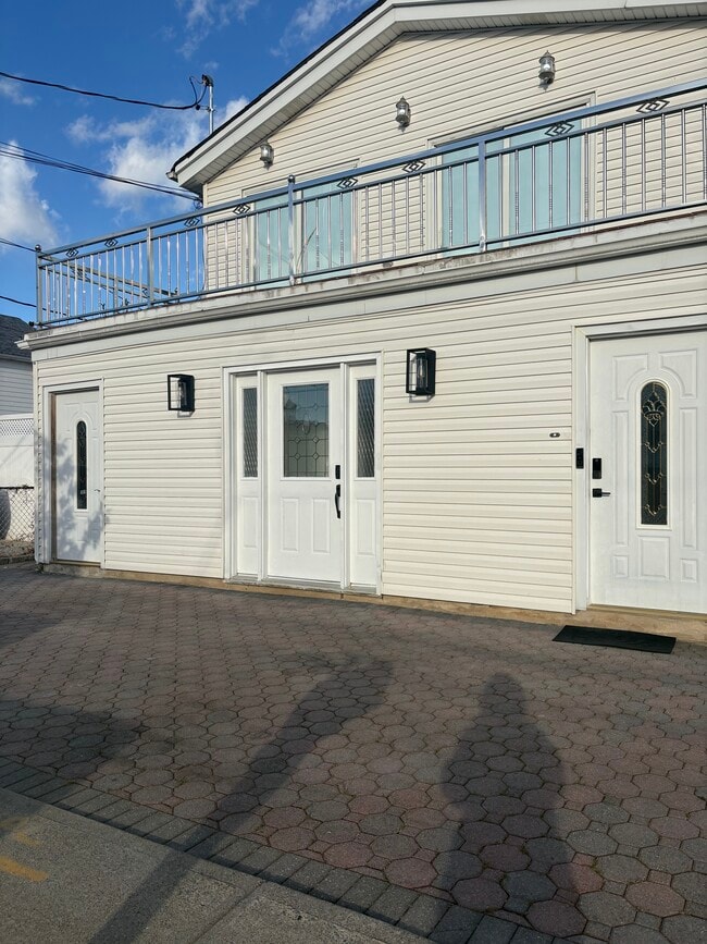 193 Jerome Ave, Unit 1st floor