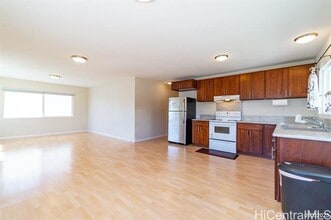 1270 Palolo Ave in Honolulu, HI - Building Photo - Building Photo