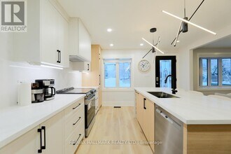 10 Flagstaff Rd in Toronto, ON - Building Photo - Building Photo