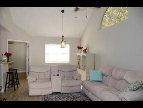 575 Bloomington Ct, Unit 16 in Altamonte Springs, FL - Building Photo - Building Photo