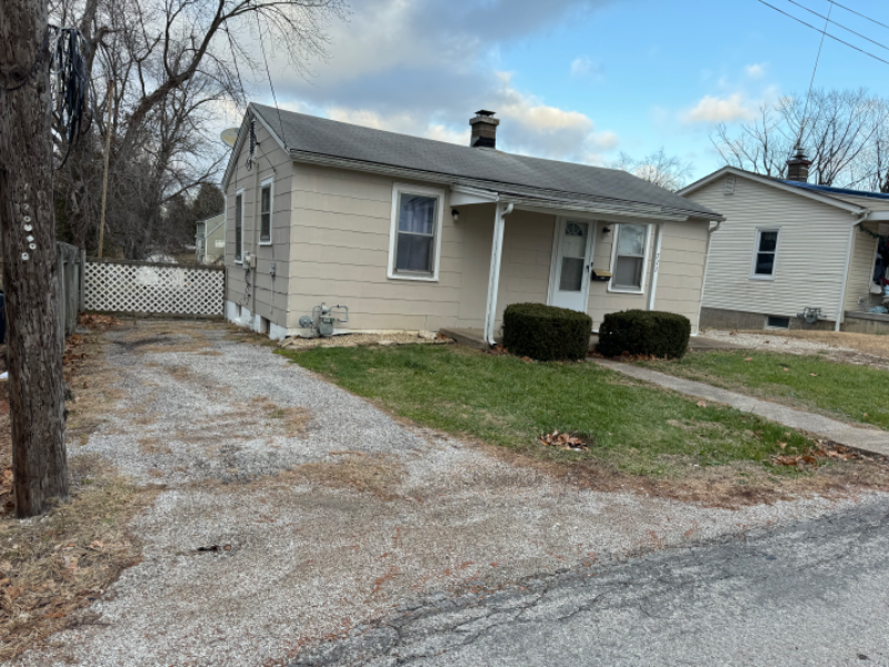 711 Brackett St in Belleville, IL - Building Photo