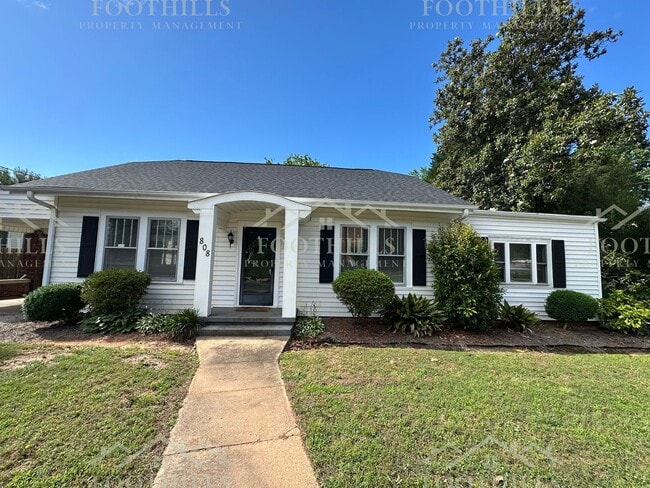 property at 808 E Calhoun St