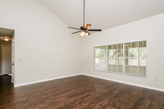 2273 Lake Marion Dr in Apopka, FL - Building Photo - Building Photo