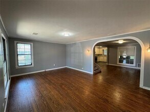 208 N Elm St in Royse City, TX - Foto de edificio - Building Photo