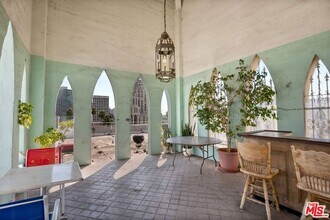 634 S Gramercy Pl in Los Angeles, CA - Building Photo - Building Photo