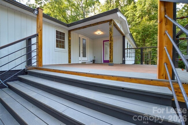 5821 Hornet Dr in Charlotte, NC - Building Photo - Building Photo