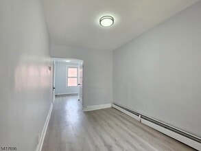 8 Lincoln Ave in Kearny, NJ - Building Photo - Building Photo