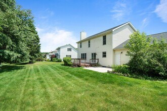 406 Lakewood Dr in Williams Bay, WI - Building Photo - Building Photo